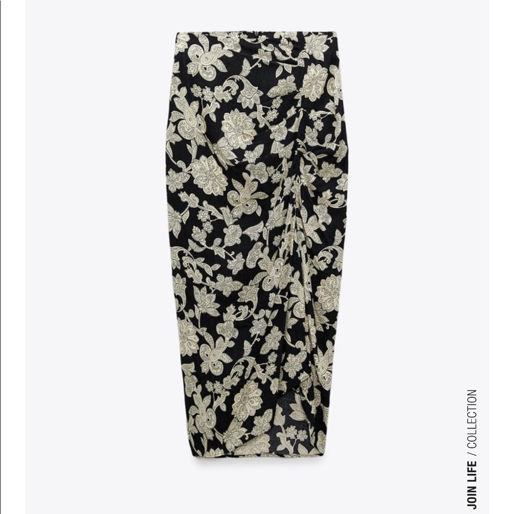 Zara printed skirt. Size XL. New with tags.